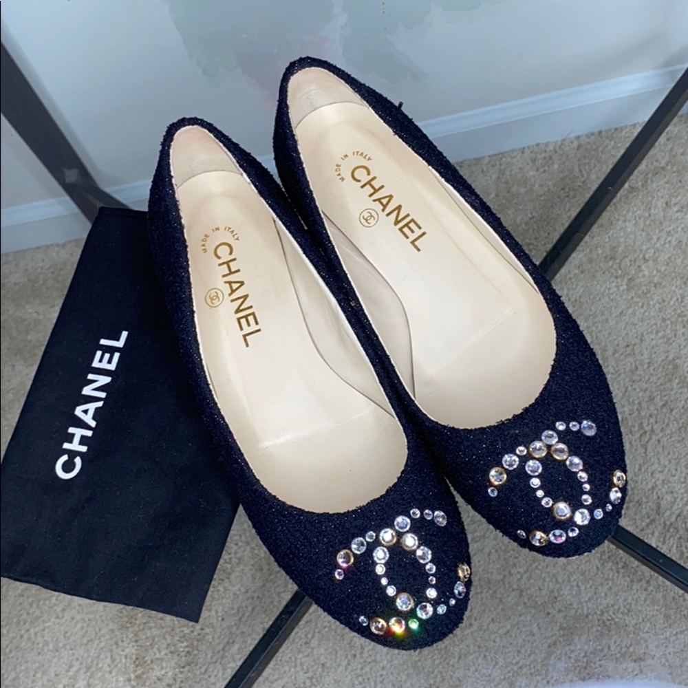 Authentic Chanel flat shoes - Picture 3 of 8